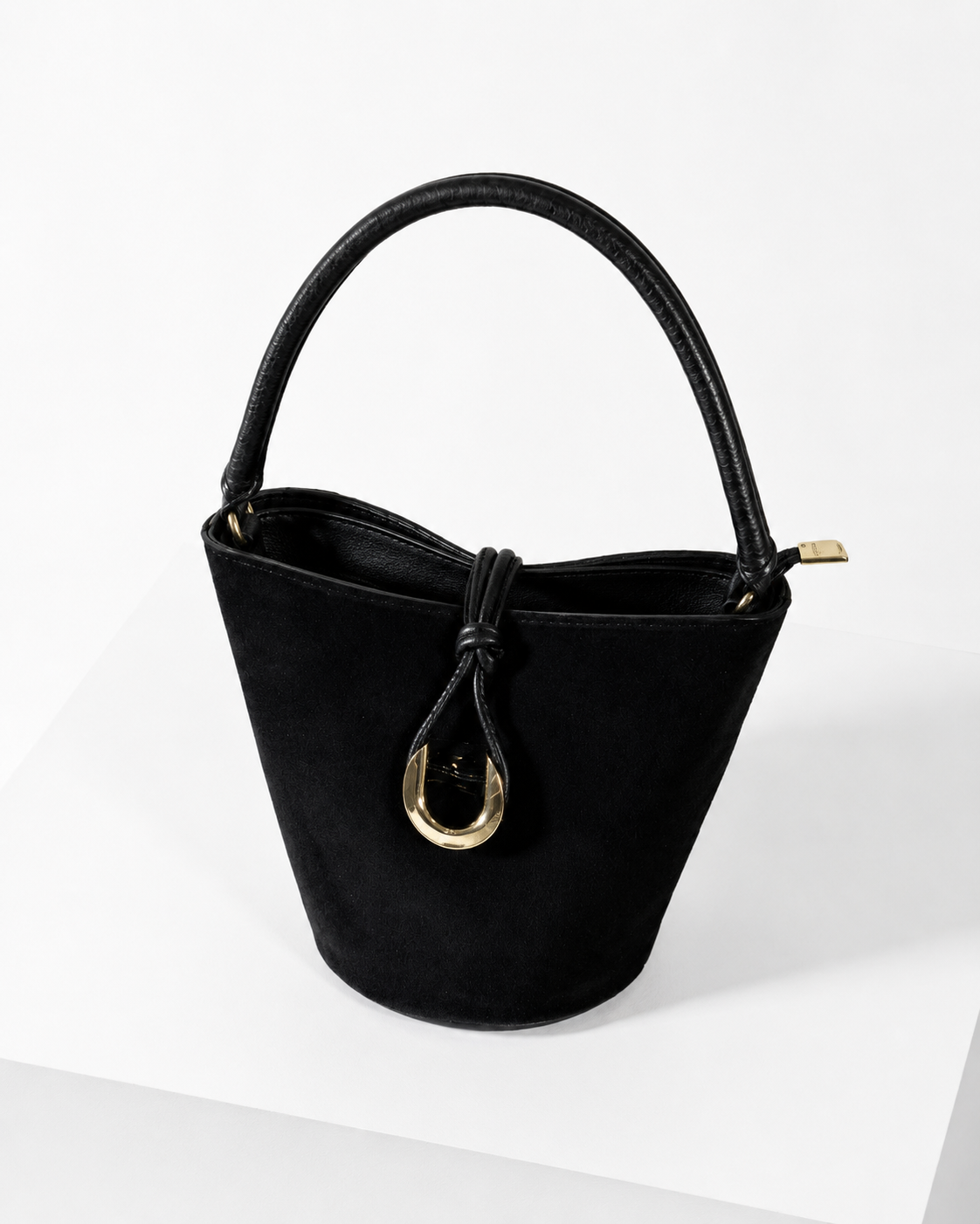 Vera Bucket Bag